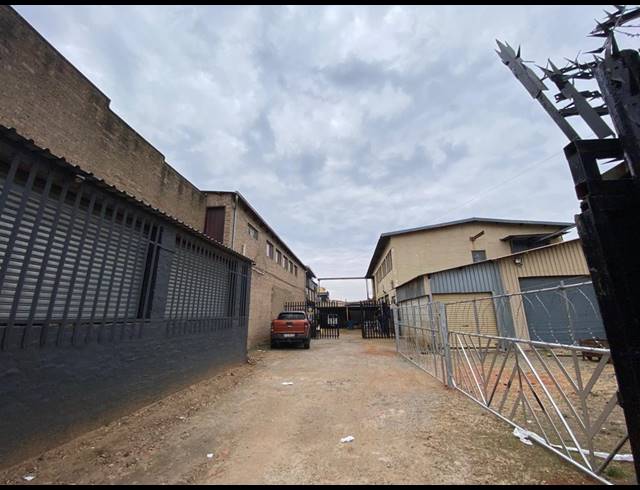 400M² WAREHOUSE FOR SALE IN DELAREY